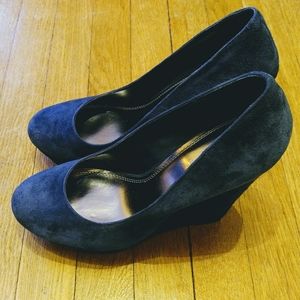 Bakers blue suede pumps
